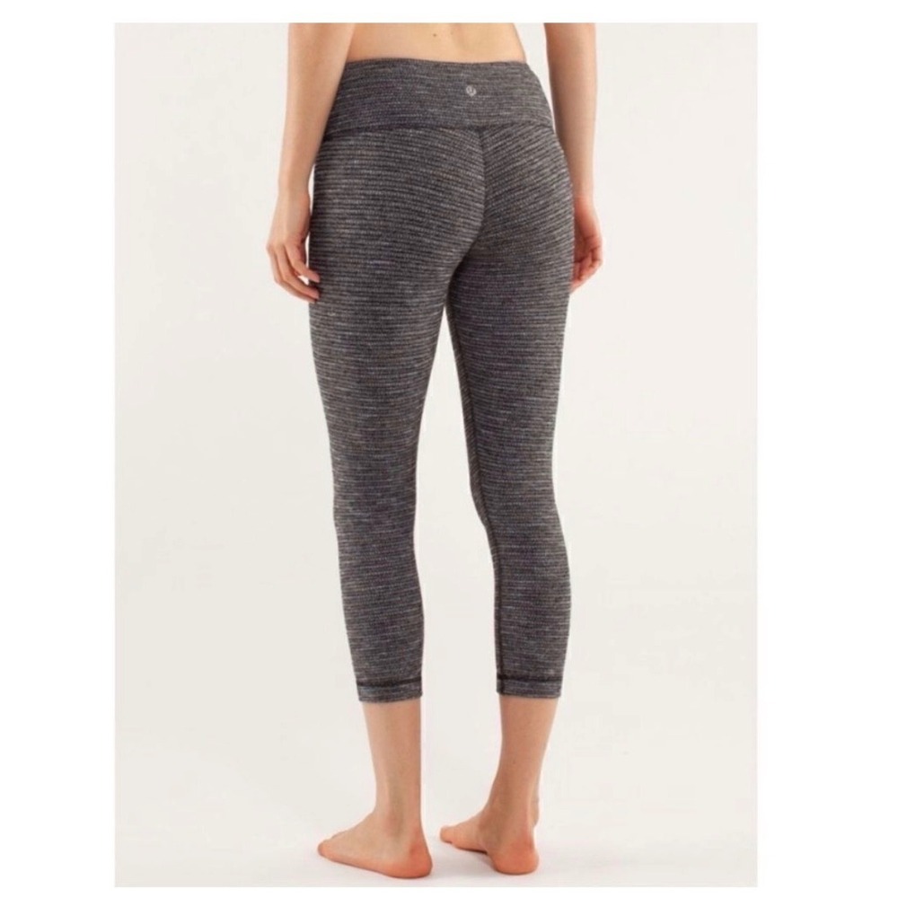 Lululemon Wunder Under Pant Coco Pique Black & White crop Length Size 8